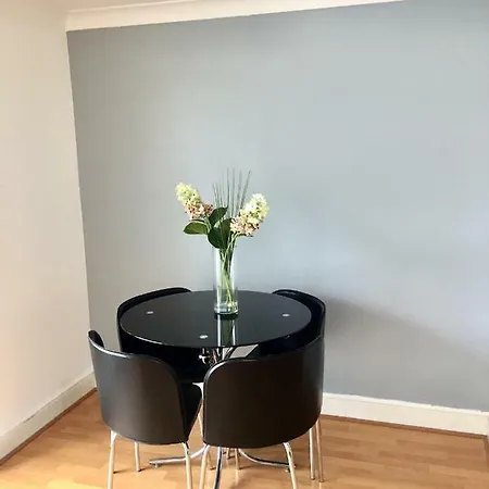 Apartment Five Ways Serviced *